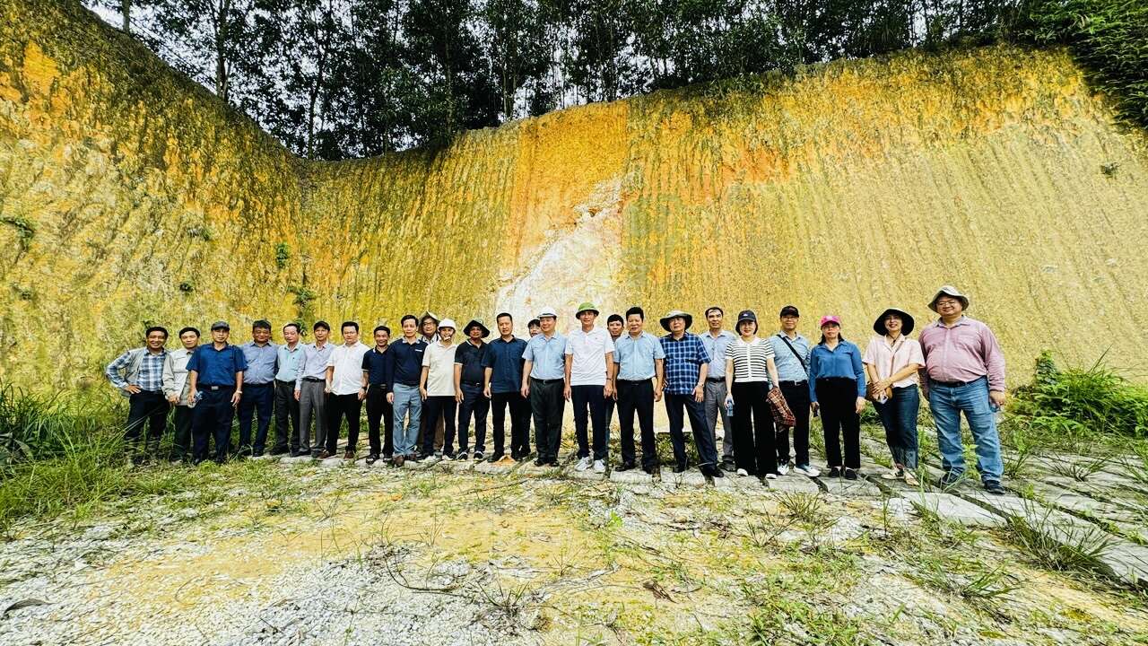 Kiểm tra thực địa Đề án “Điều tra, đánh giá tổng thể tiềm năng khoáng sản chiến lược trên lãnh thổ Việt Nam (phần đất liền) và thăm dò một số diện tích có triển vọng” (Đề án) tại các tỉnh Lâm Đồng, Phú Thọ và Tuyên Quang.